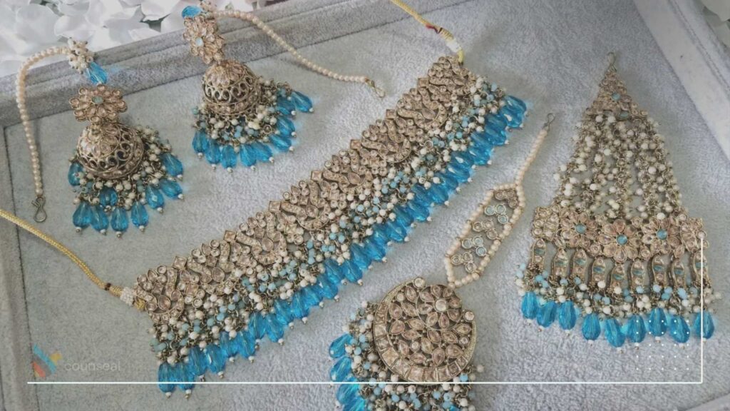 An image of sets of Jewellery